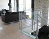 Gennemsigtigt glasværn med galvanisering til trappe i privat hjem